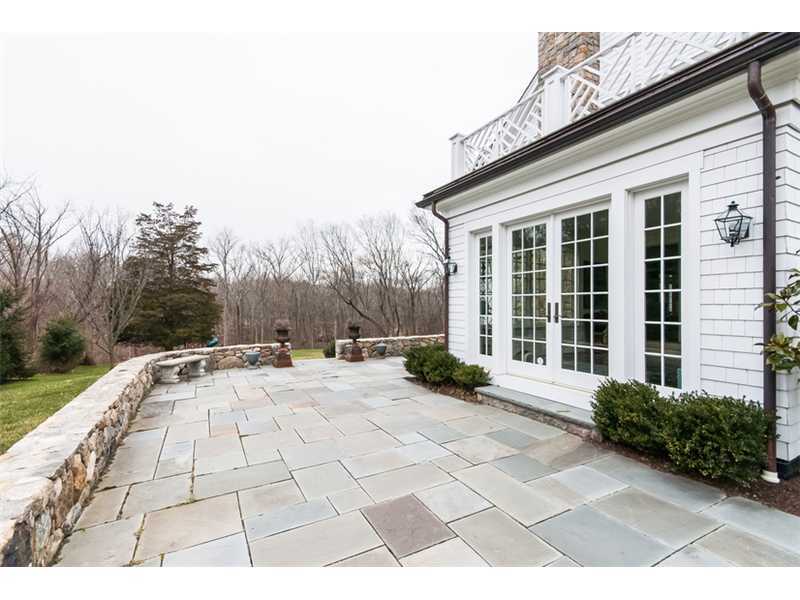 527 Middlesex Road Darien, CT 06820 - Photo 22 of 25 a view of a house with backyard