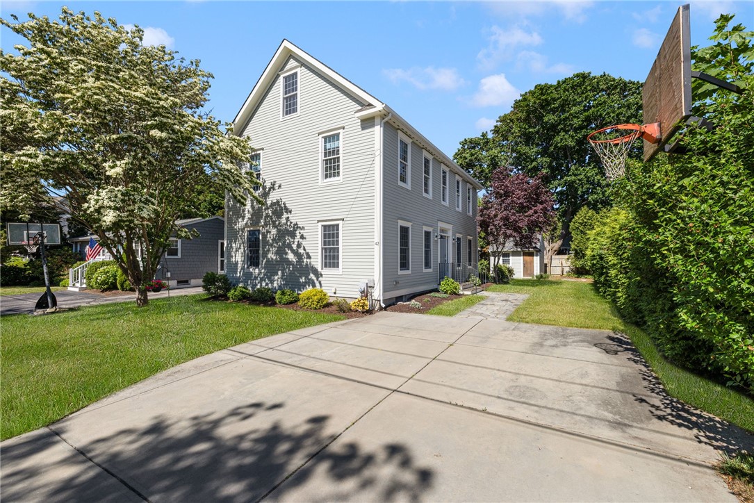 42 Camden Road Narragansett, RI 02882 - Photo 2 of 50