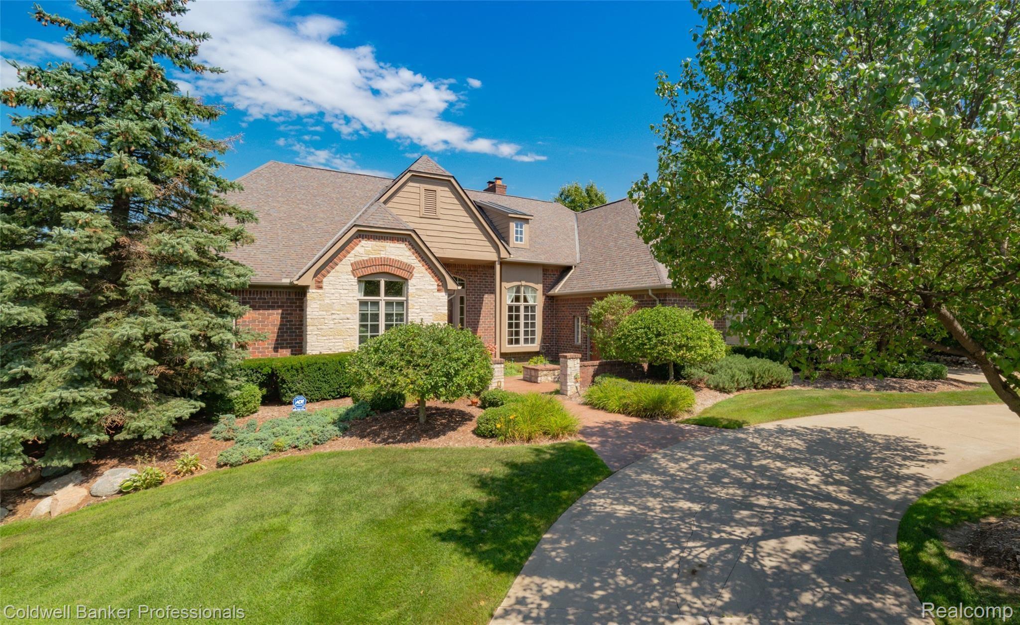 6998 OakhurstRidge-3.jpg