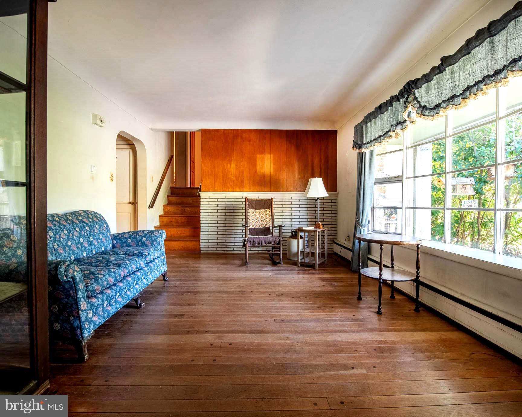 1822 Detweiler Road Pottstown, PA 19464 - Photo 15 of 61 Living Room