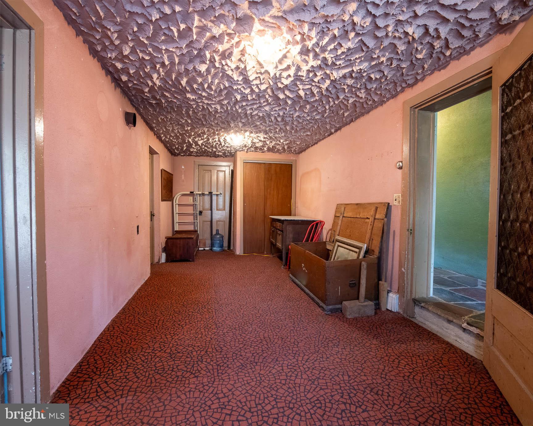 1822 Detweiler Road Pottstown, PA 19464 - Photo 18 of 61 Sitting Room