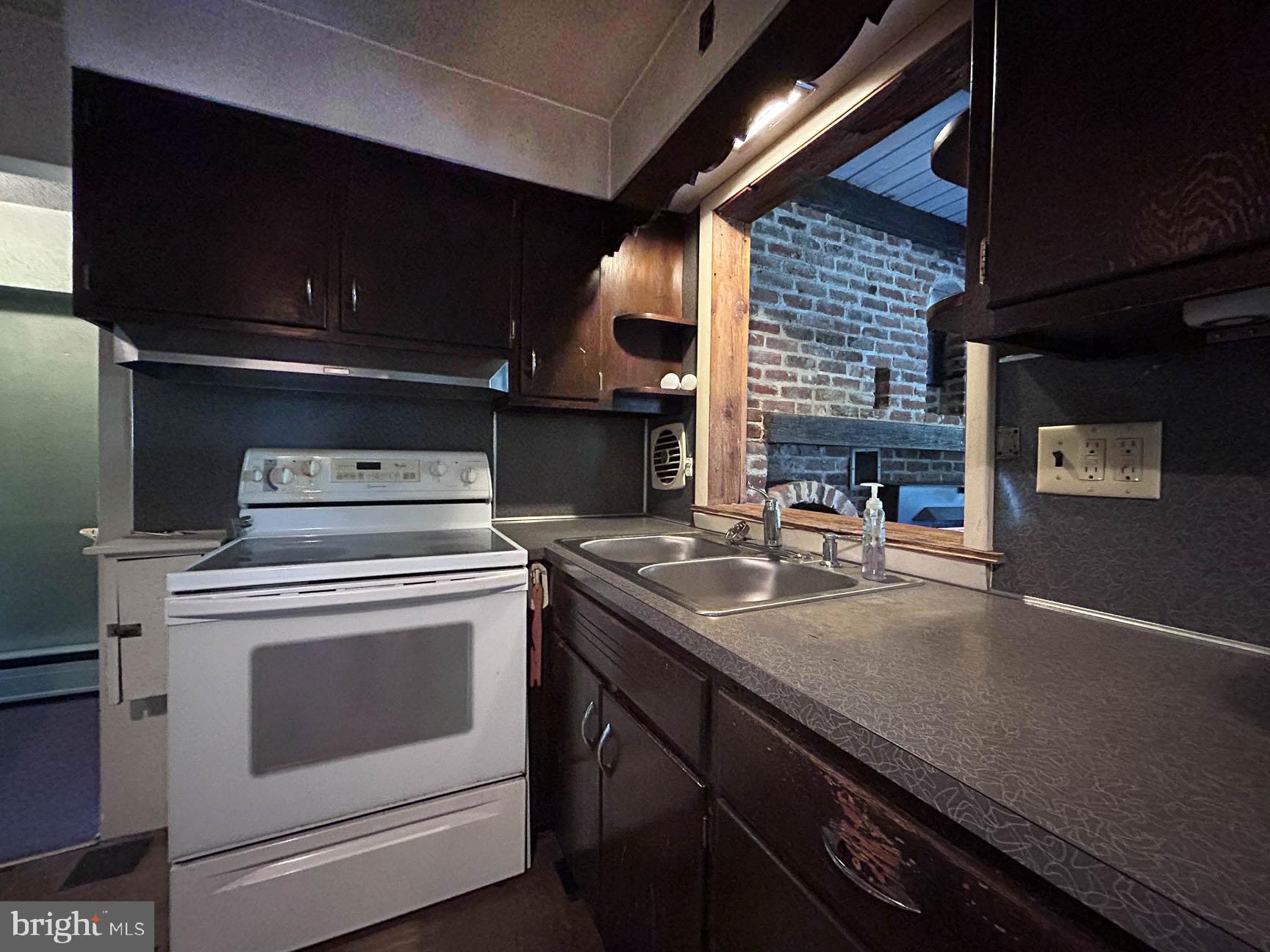 1822 Detweiler Road Pottstown, PA 19464 - Photo 26 of 61 Passage to Dining Room