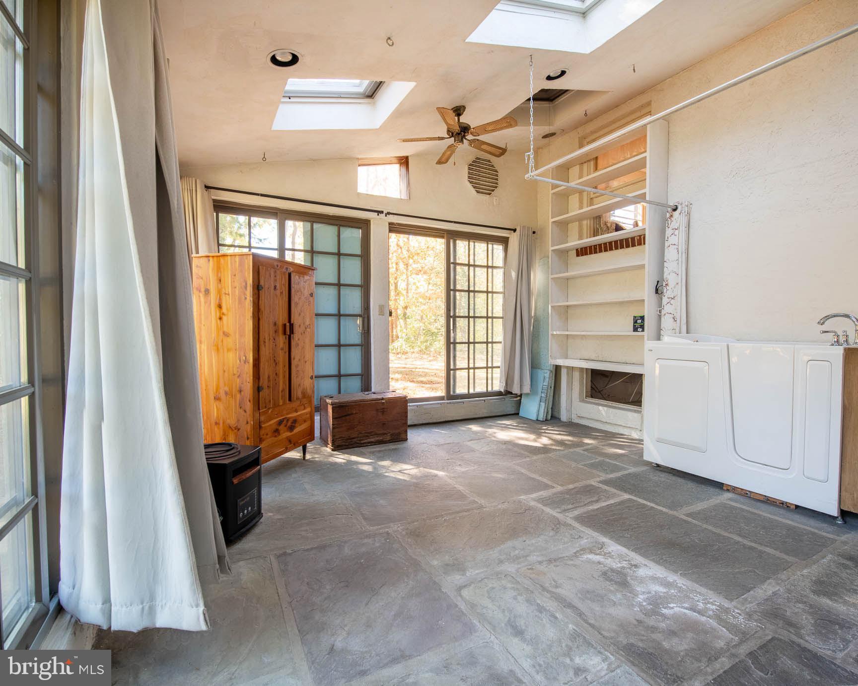 1822 Detweiler Road Pottstown, PA 19464 - Photo 32 of 61 Bright and Cheery