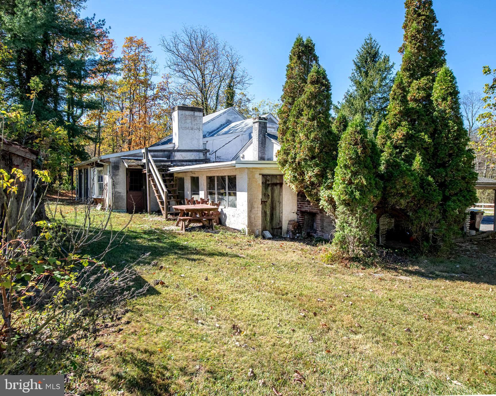 1822 Detweiler Road Pottstown, PA 19464 - Photo 8 of 61 Back right corner