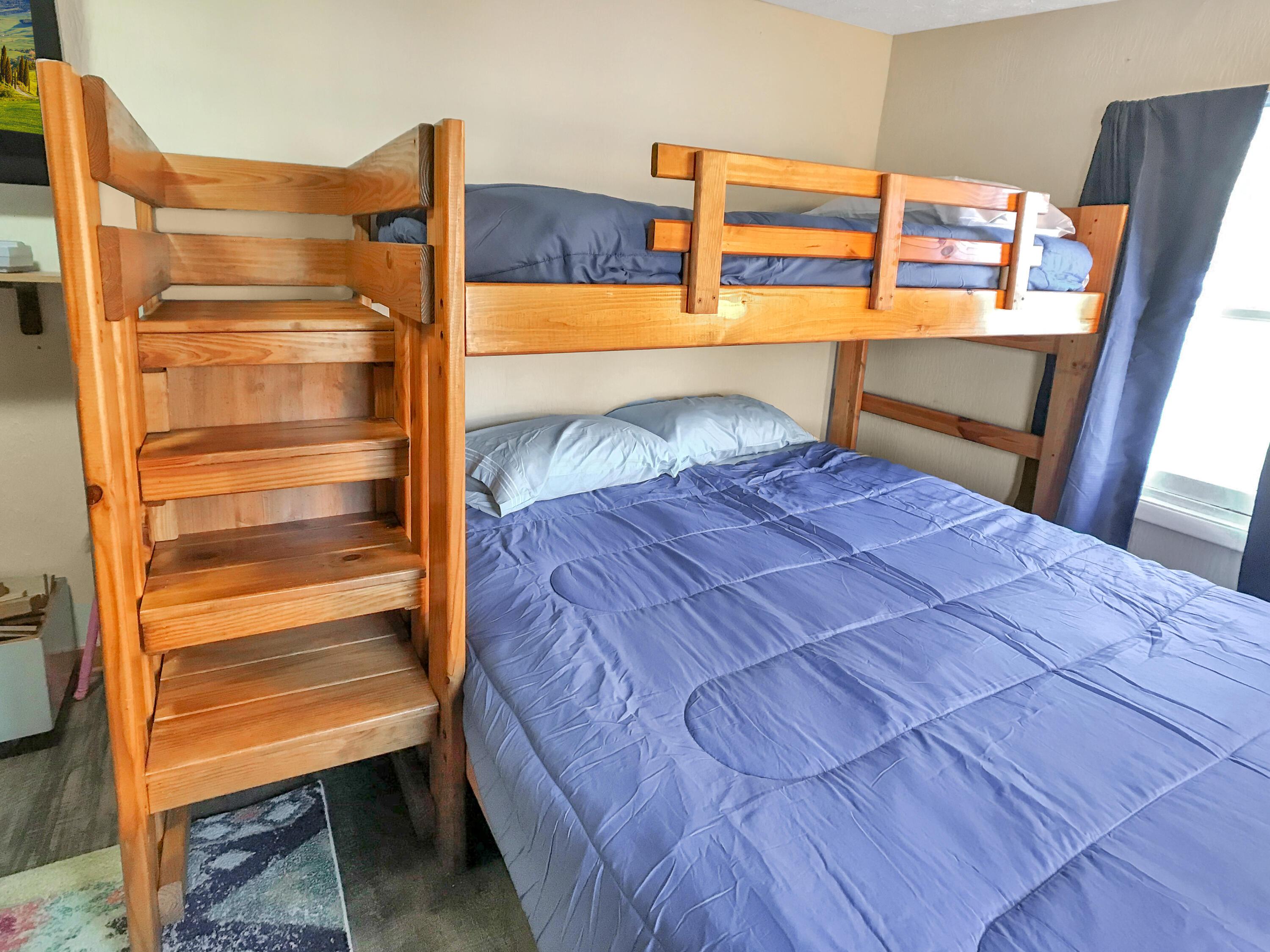 988 Connett Road Nelsonville, OH 45764 - Photo 19 of 28 Bunk Room