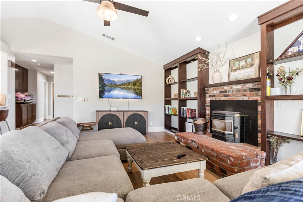 1825 Smoke Tree Road Pinon Hills, CA 92372 - Photo 9 of 58