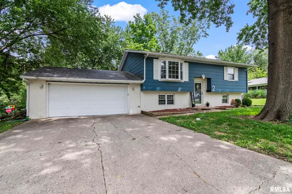 $225,000 | 2 Groton Drive, Springfield, IL 62702