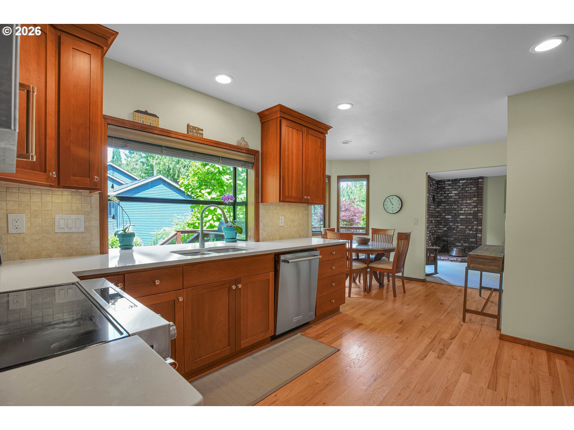 6401 Southwest Dolph Drive Portland, OR 97219 - Photo 18 of 48 Kitchen