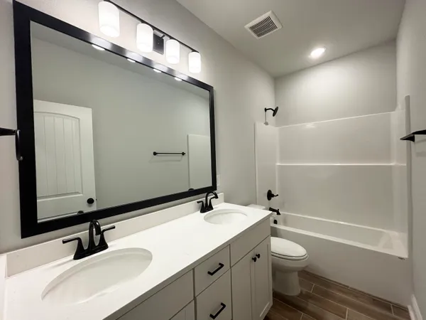 $411,510 | 184 Splendor Run, Ponce de Leon, FL 32455