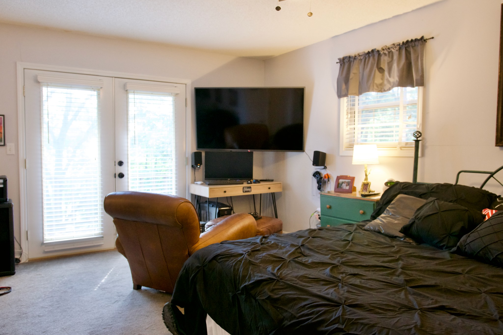 3203 Austin Bottom Road Baxter, TN 38544 - Photo 31 of 41 a bedroom with a bed and a television