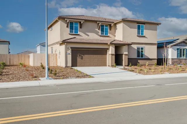 a view of a white building