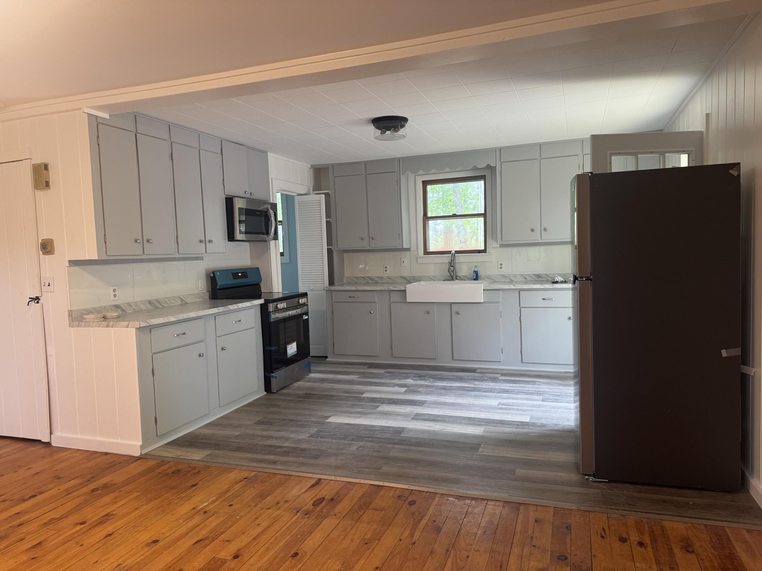 140 Central Avenue Limerick, ME 04048 - Photo 5 of 13 Central kitchen 2