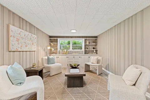 $649,000 | 221 West Sheridan Place, Lake Bluff, IL 60044