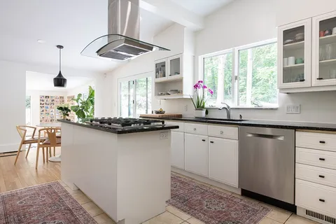 $1,950,000 | 7 Diamond Road, Lexington, MA 02420