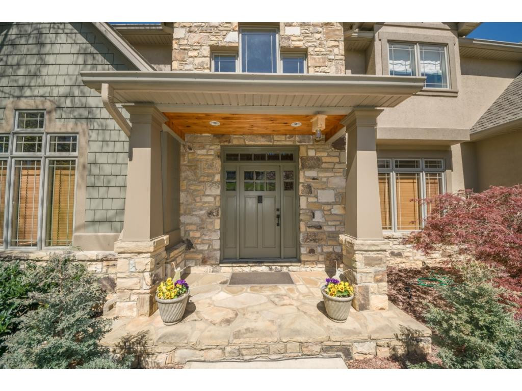 212 Willows Ridge Court Johnson City, TN 37601 - Photo 3 of 36 Beautiful entry