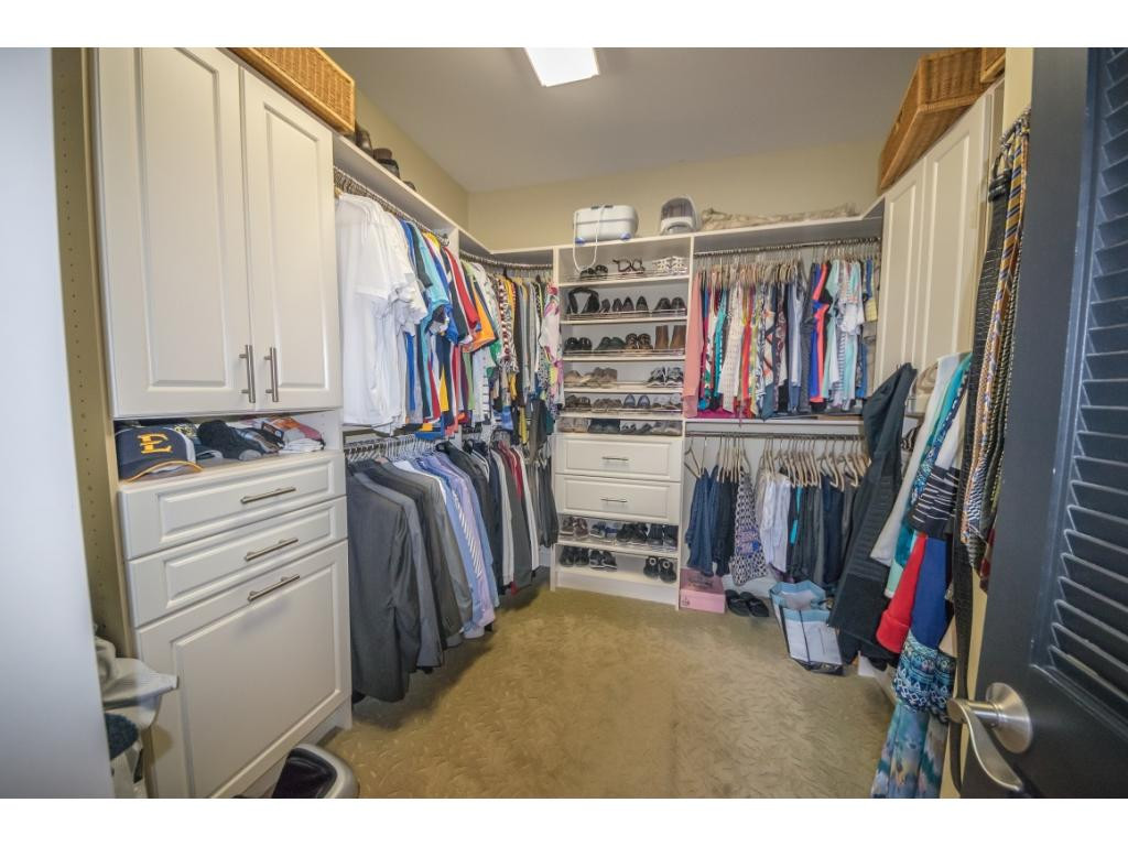 212 Willows Ridge Court Johnson City, TN 37601 - Photo 28 of 36 Walk in closet