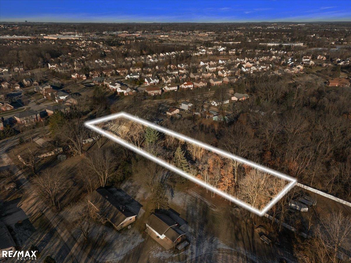 3495 Bendelow Road Rochester Hills, MI 48307 - Photo 2 of 32