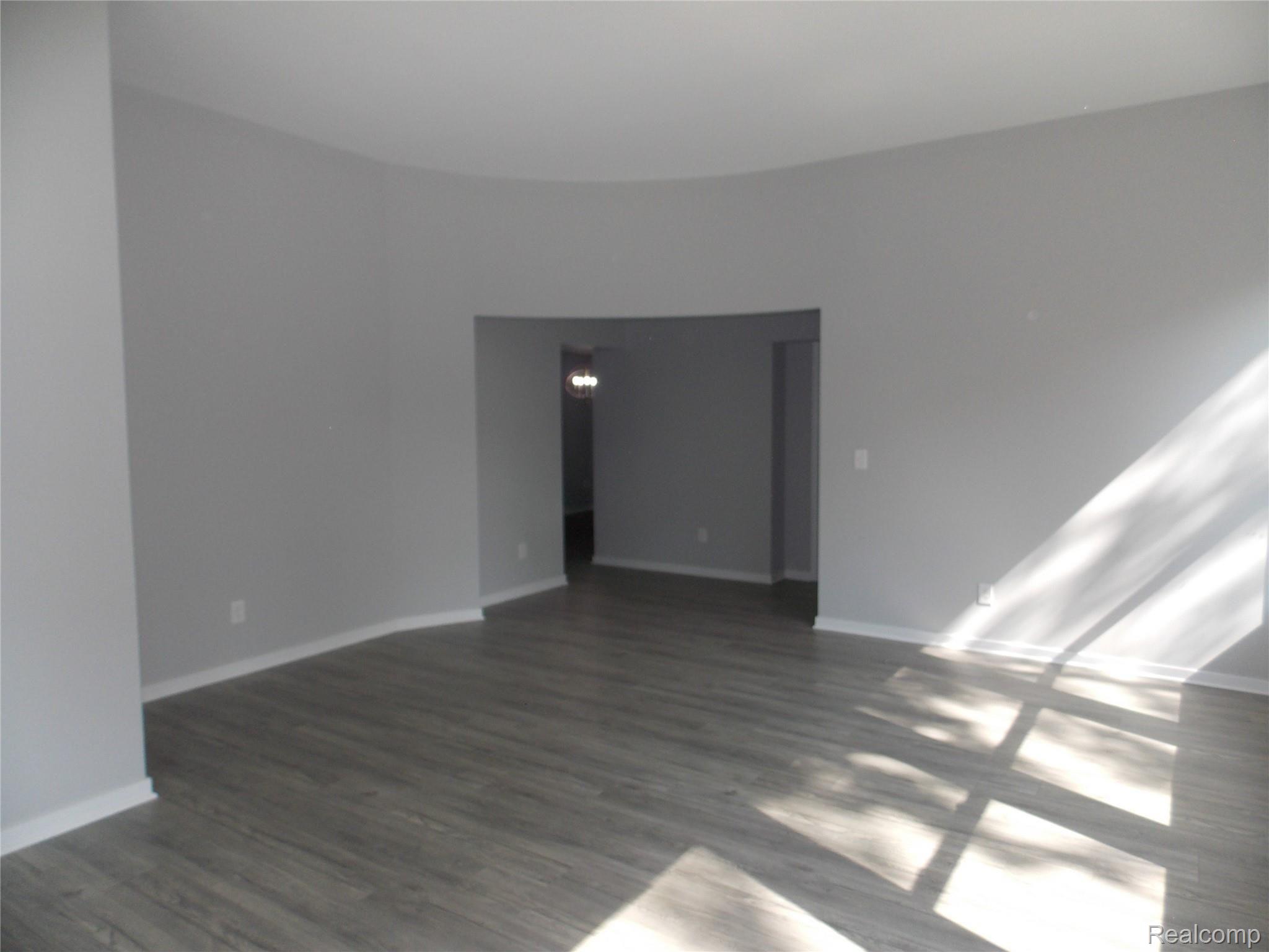 21905 Stahelin Road Southfield, MI 48075 - Photo 8 of 33 DSCN3729.JPG