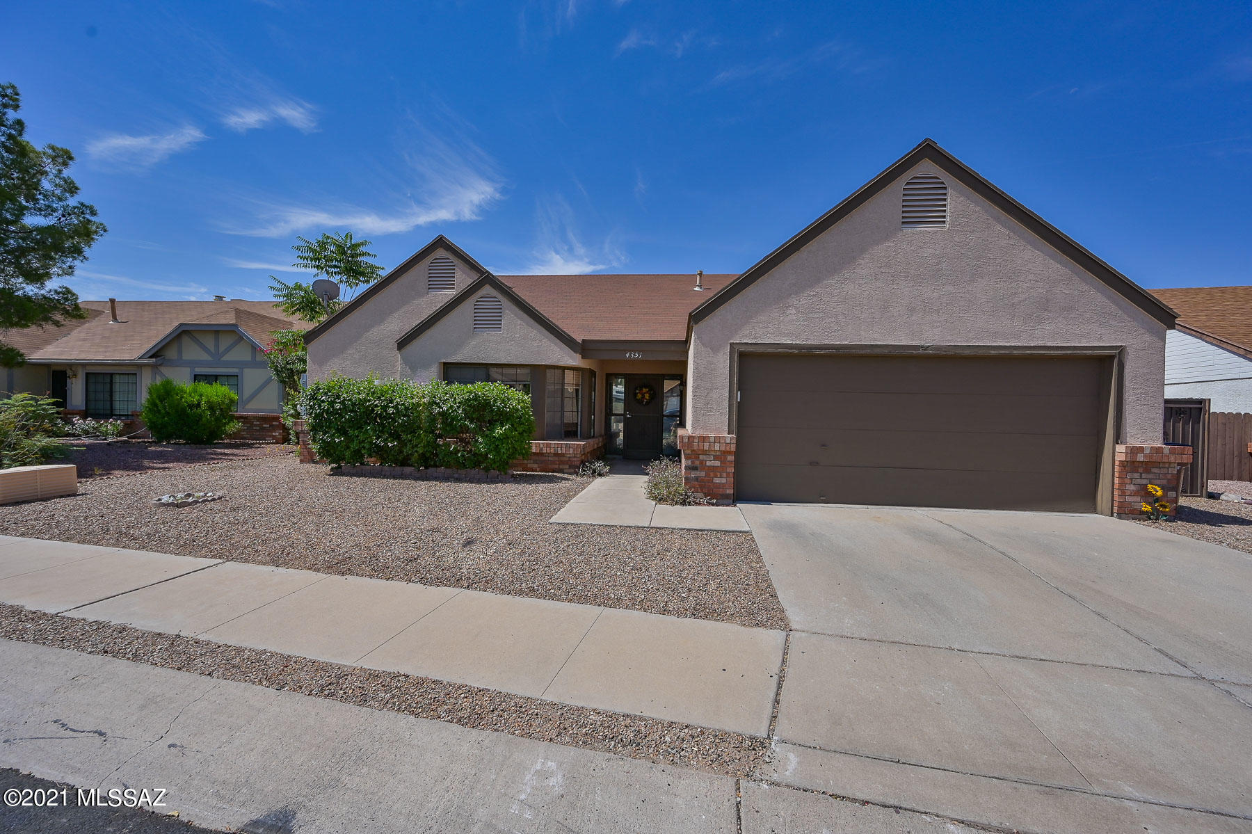 4351 West Viewpointe Place Tucson, AZ 85741 - Photo 1 of 44