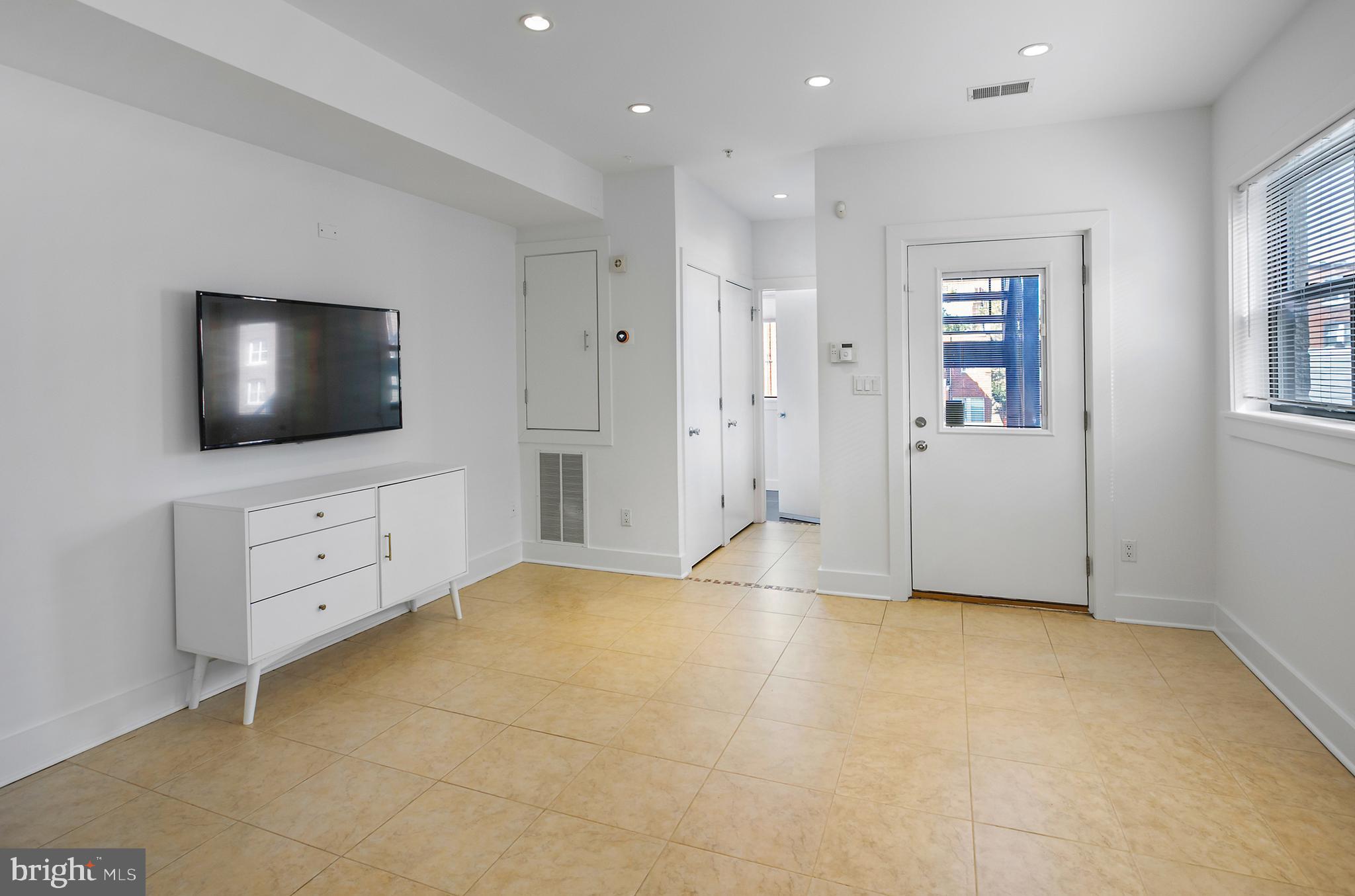 1461 Harvard Street Northwest, Unit 5 Washington, DC 20009 - Photo 3 of 33