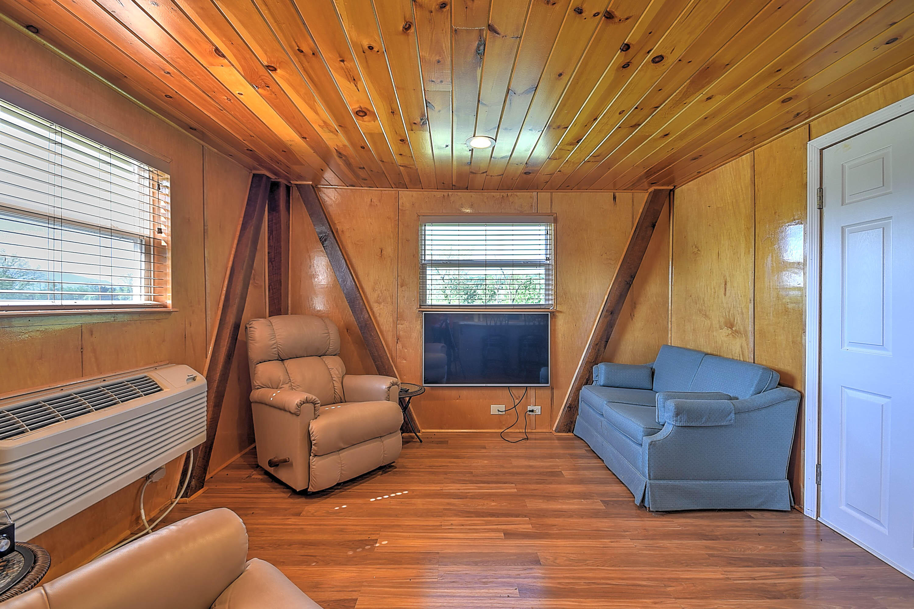 2320 Holly Creek Road Greeneville, TN 37745 - Photo 8 of 29 8