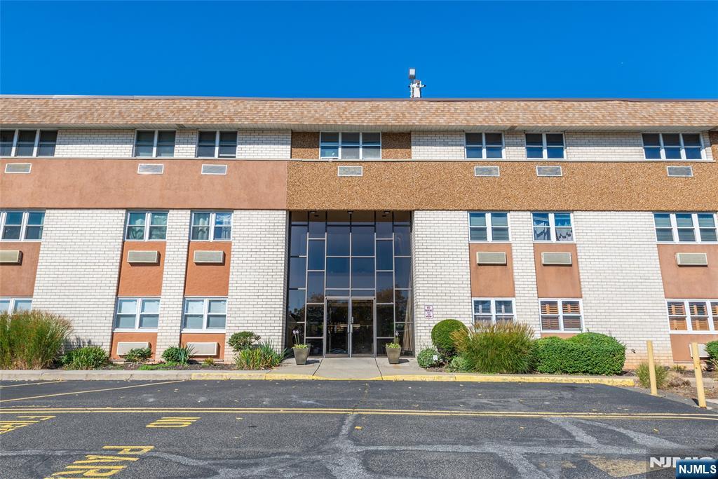 1111 River Road, Unit G5 Edgewater, NJ 07020 - Photo 16 of 20 a front view of a building