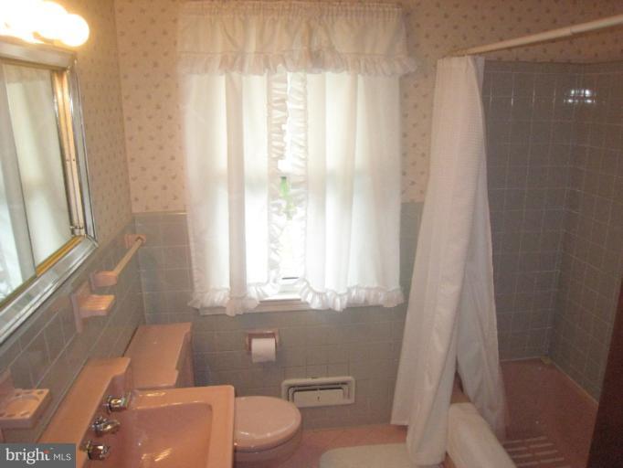702 Stags Head Road Towson, MD 21286 - Photo 16 of 30 Hall Bath