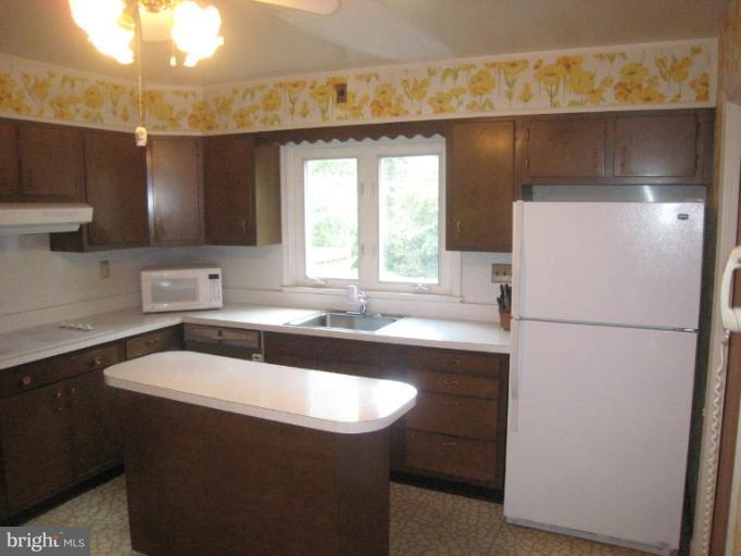 702 Stags Head Road Towson, MD 21286 - Photo 10 of 30 Kitchen