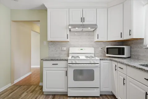 $289,900 | 34456 West Lake Shore Drive, Round Lake, IL 60073