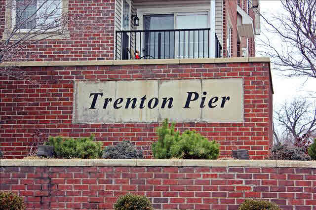 2765 Riverside Drive Trenton, MI 48183 - Photo 21 of 21 Condo Entrance