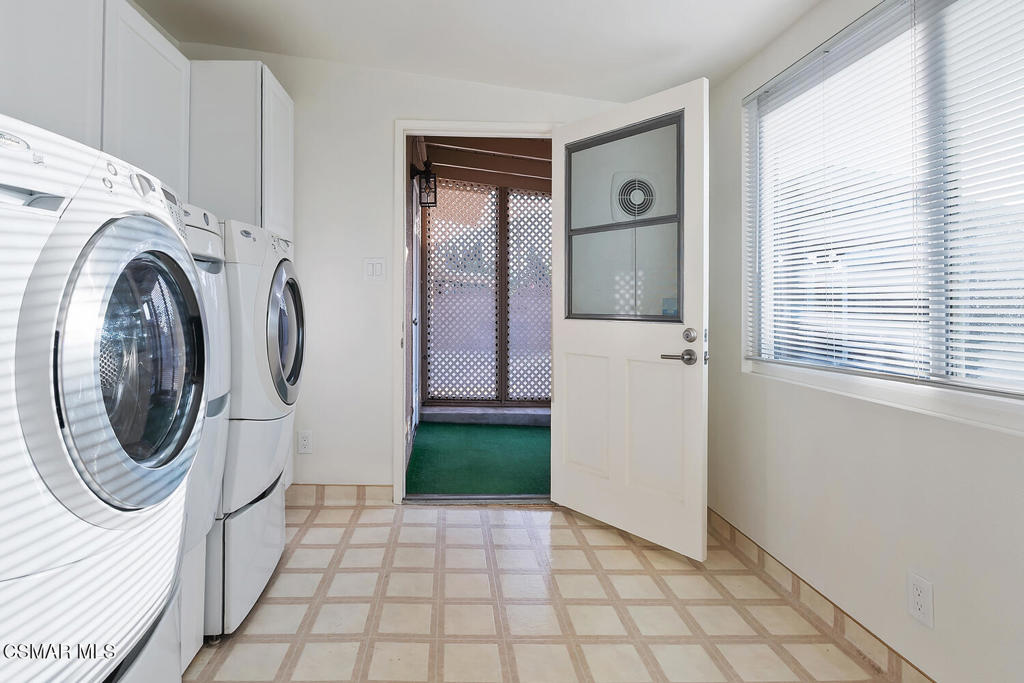 1529 Paul Street Simi Valley, CA 93065 - Photo 16 of 21