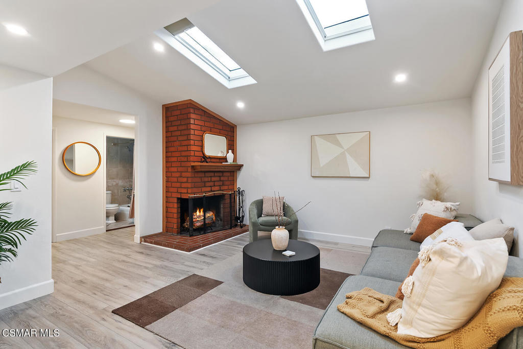 1529 Paul Street Simi Valley, CA 93065 - Photo 6 of 21