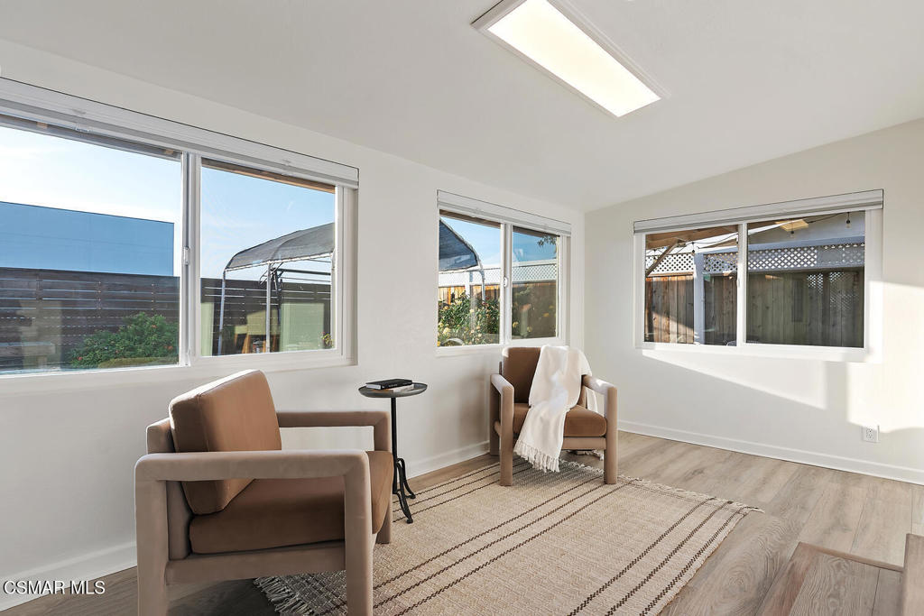 1529 Paul Street Simi Valley, CA 93065 - Photo 9 of 21