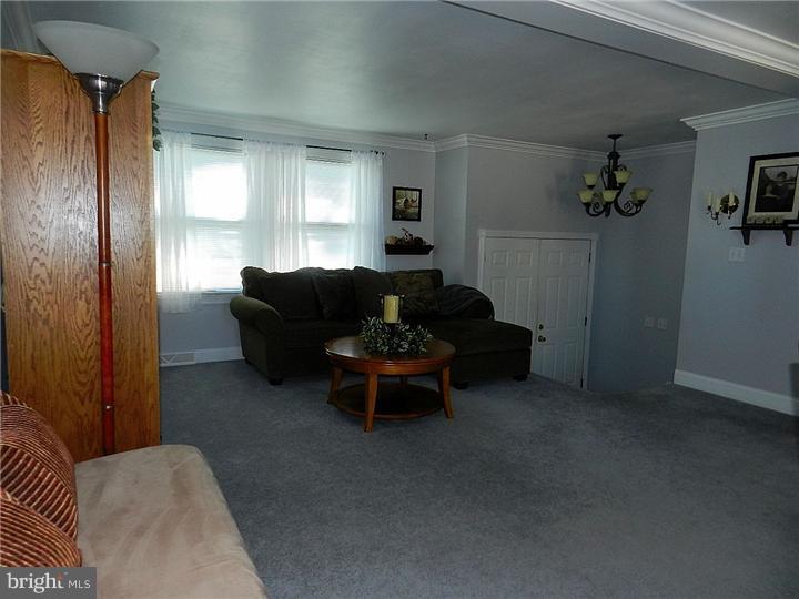 48 Ferrell Road Mullica Hill, NJ 08062 - Photo 3 of 25 Living Room