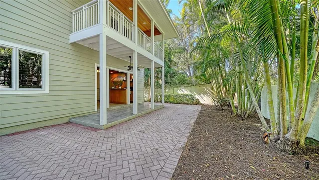 $2,195,000 | 1695 Hyde Park Street, Sarasota, FL 34239