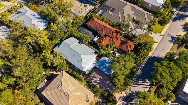 $2,195,000 | 1695 Hyde Park Street, Sarasota, FL 34239