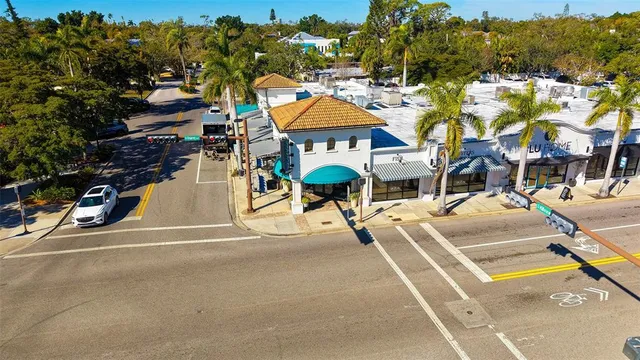 $2,195,000 | 1695 Hyde Park Street, Sarasota, FL 34239