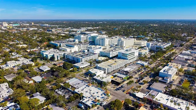 $2,195,000 | 1695 Hyde Park Street, Sarasota, FL 34239