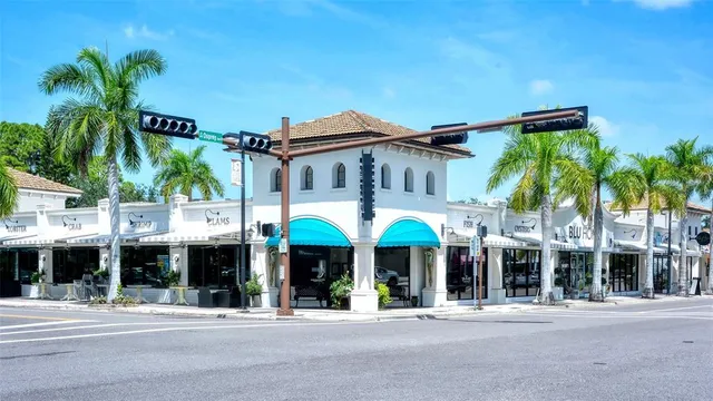 $2,195,000 | 1695 Hyde Park Street, Sarasota, FL 34239