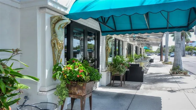 $2,195,000 | 1695 Hyde Park Street, Sarasota, FL 34239