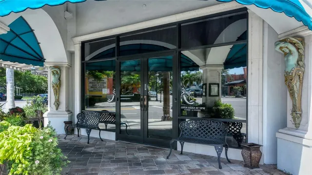 $2,195,000 | 1695 Hyde Park Street, Sarasota, FL 34239