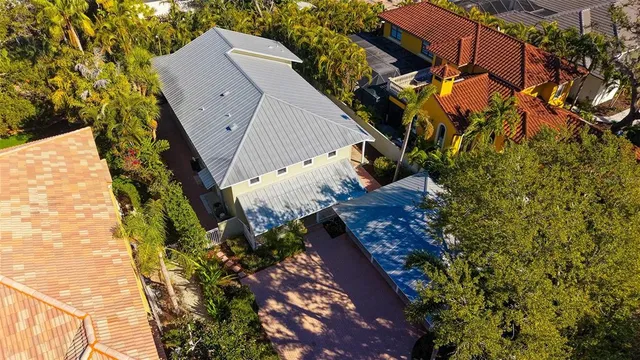 $2,195,000 | 1695 Hyde Park Street, Sarasota, FL 34239