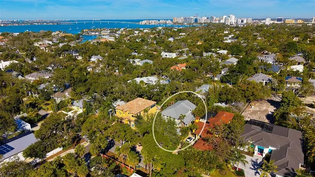$2,195,000 | 1695 Hyde Park Street, Sarasota, FL 34239