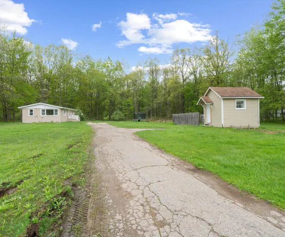 $165,000 | 24118 Martinsville Road, Belleville, MI 48111