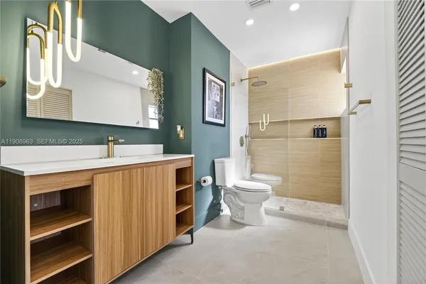 $450,000 | 6243 Northwest 171st Street, Hialeah, FL 33015