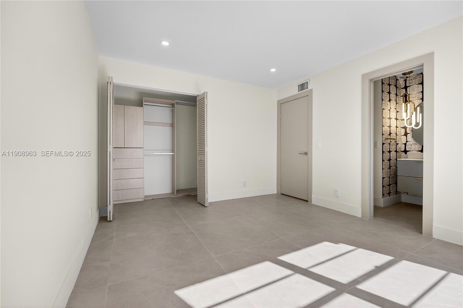 6243 Northwest 171st Street Hialeah, FL 33015 - Photo 18 of 31 First level