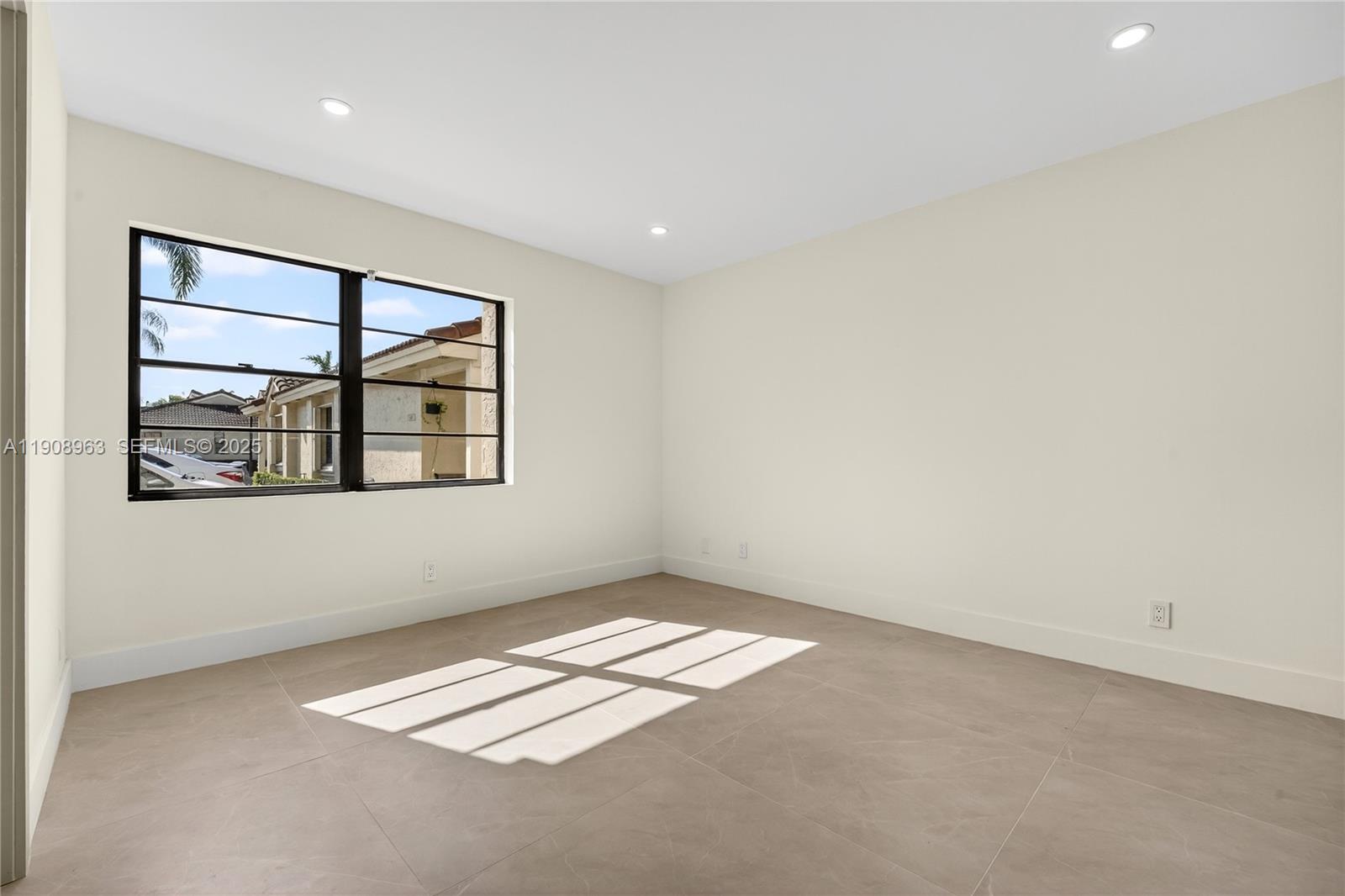 6243 Northwest 171st Street Hialeah, FL 33015 - Photo 19 of 31 second level