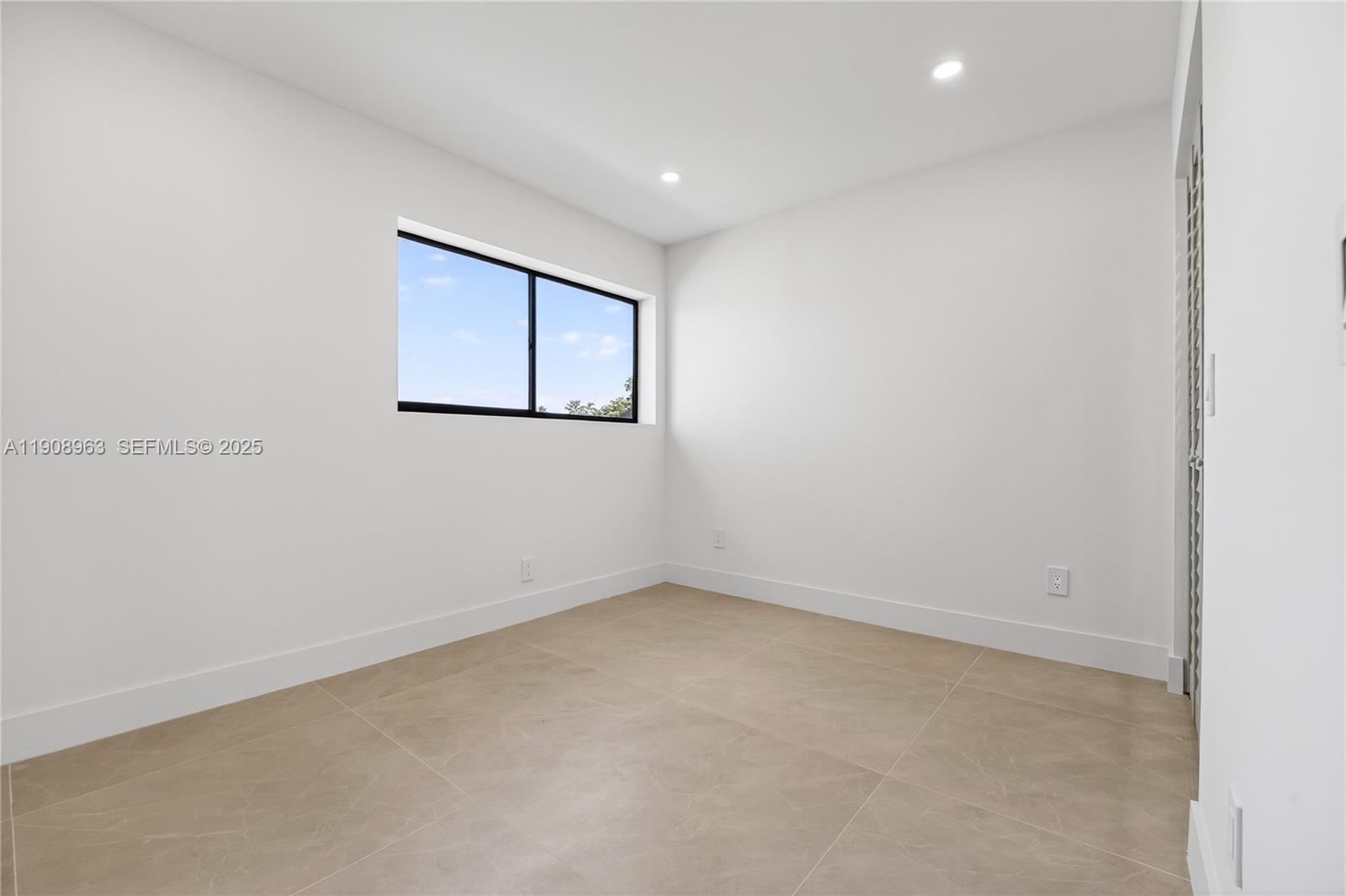 6243 Northwest 171st Street Hialeah, FL 33015 - Photo 21 of 31