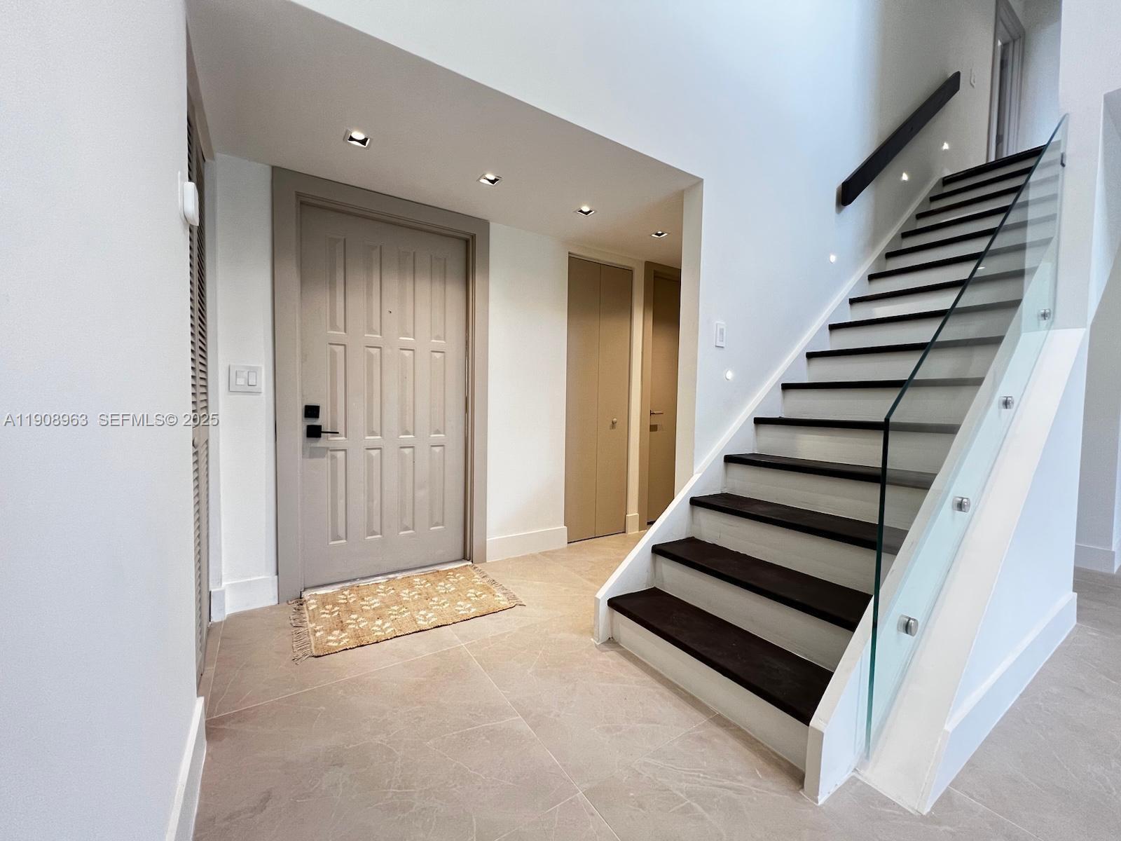 6243 Northwest 171st Street Hialeah, FL 33015 - Photo 9 of 31