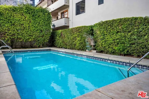 $10,500 | 11745 Montana Avenue, Unit 301, Los Angeles, CA 90049